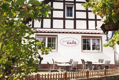 Sabines Cafe